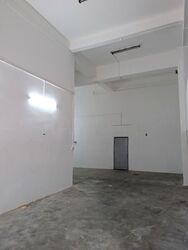Pemimpin Industrial Building (D20), Factory #536716301